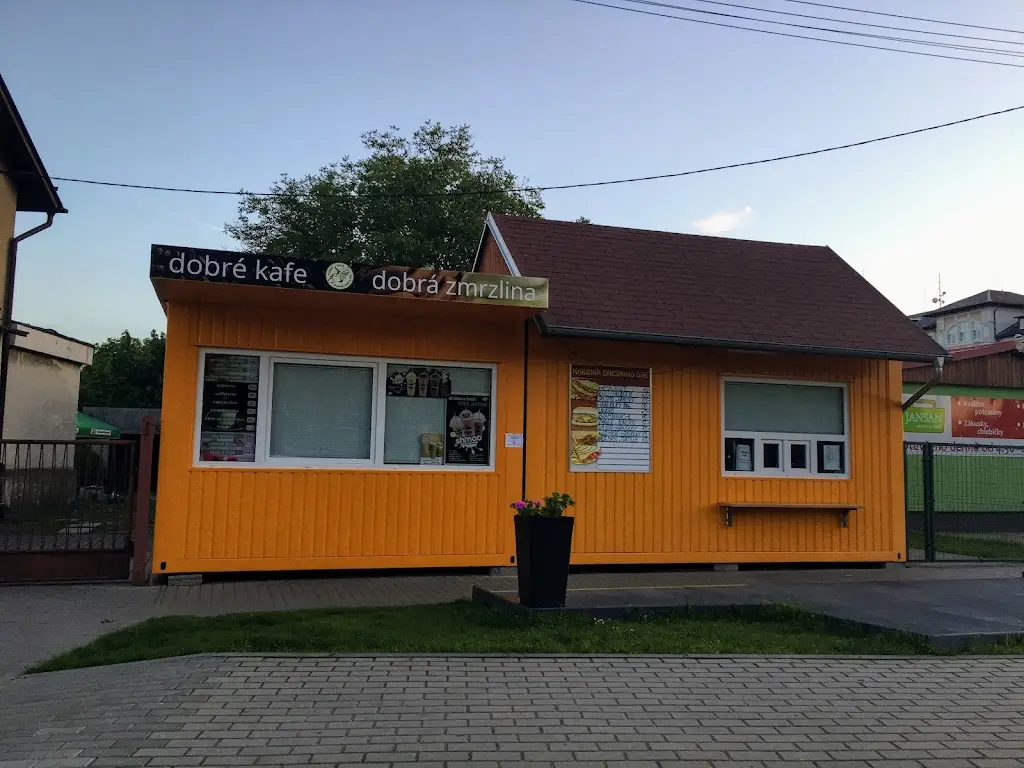 Tomáš Hradil_Hladové okno a káva se zákuskem_Krnov_review