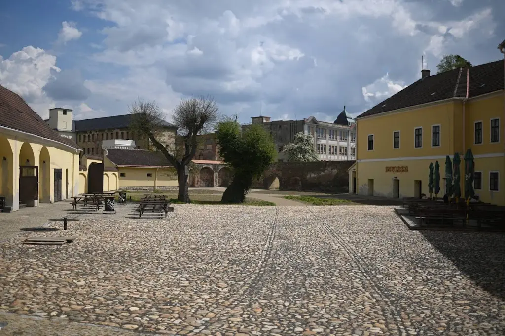 Сергій Білозор_Kavárna Mane_Krnov_review