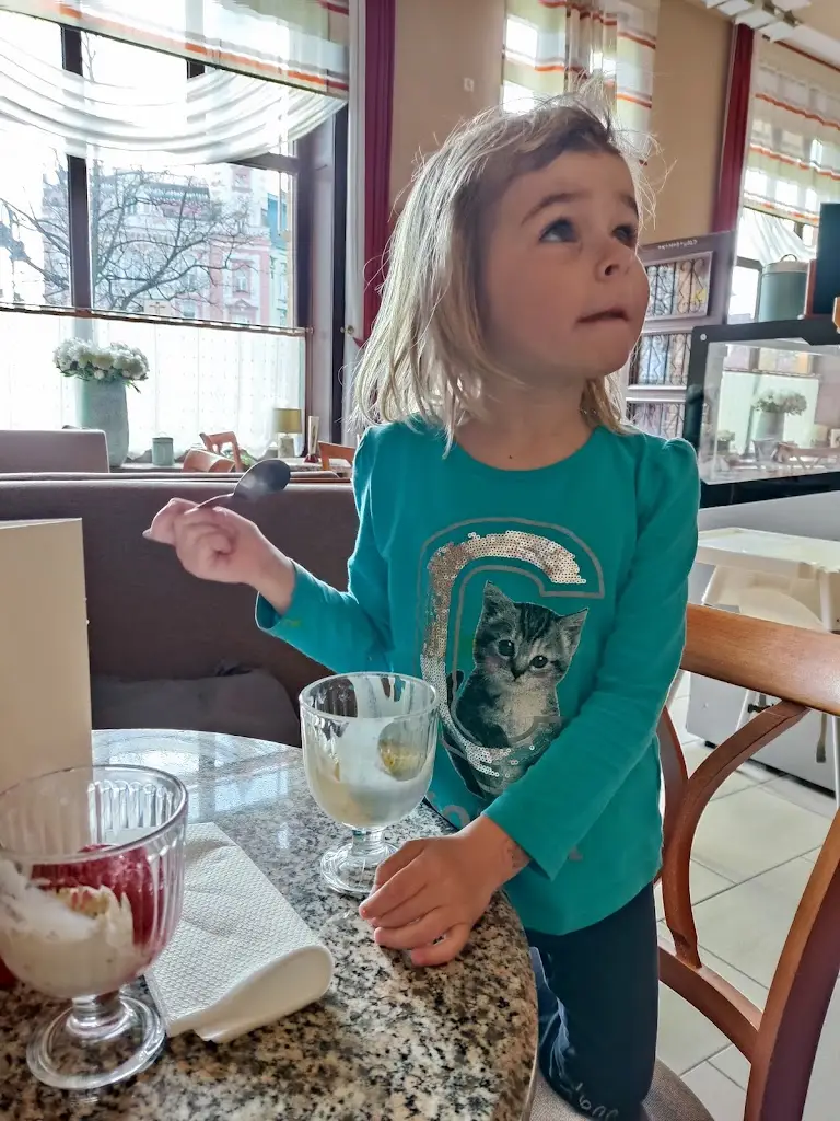 Janusz Jerzy Skorek_Algida_Krnov_review