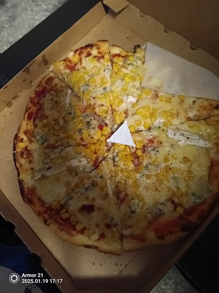 Sa Ny_PIZZA PŘES ULICI V KRNOVĚ_Krnov_review