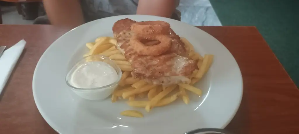 Katka J_Restaurace Společenský dům_Mořkov_review