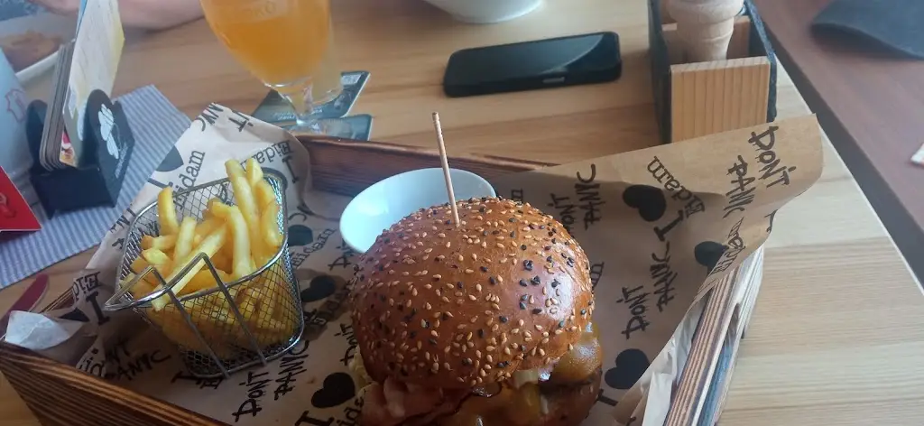 František Macek_Restaurace Kulturní dům Odry & Chacharova Pizza_Odry_review