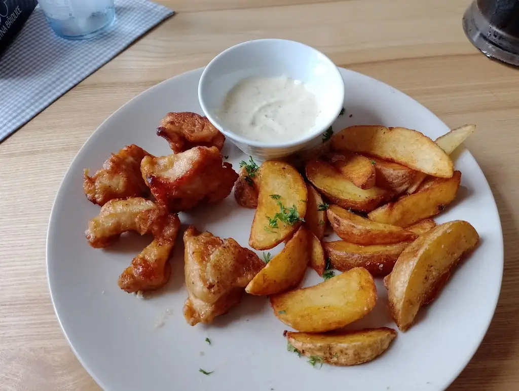 Jana Holzová_Dělnický dům v Odrách_Odry_recensione