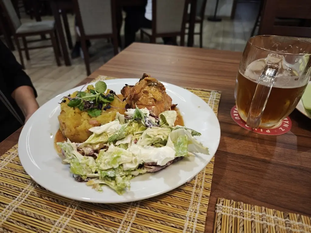 Vaclav Holoch_Hospůdka Na konci světa_Odry_review