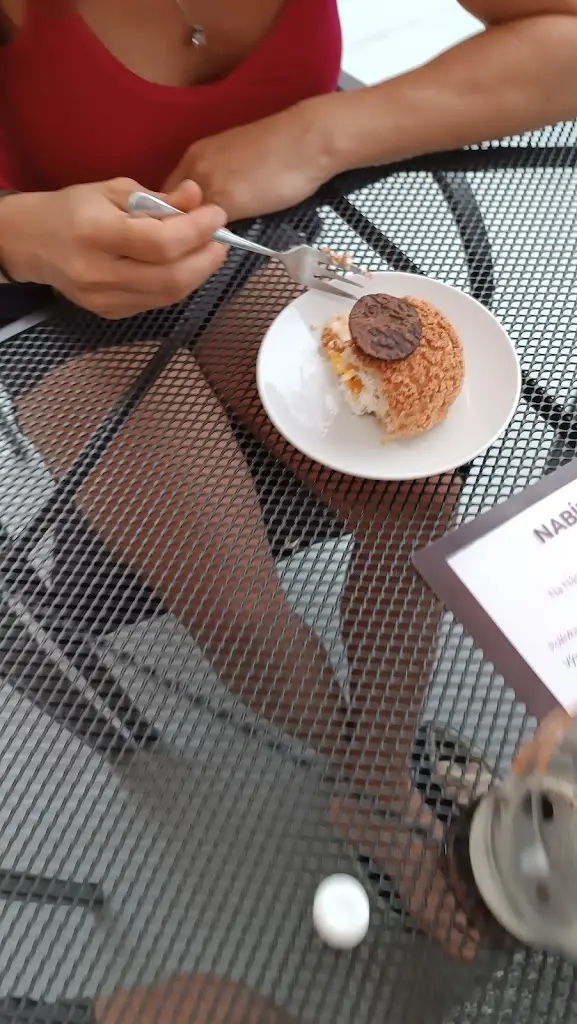 Petr Petras_Cafe bar & Bella_Osoblaha_review