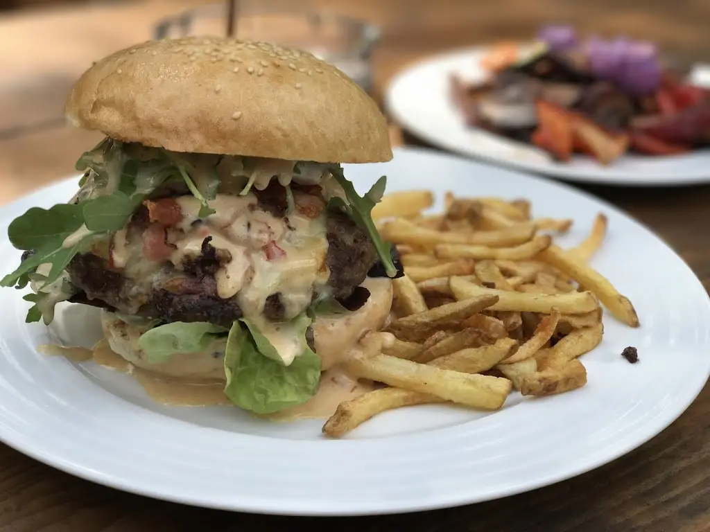 Dvir-Horef Hazan (Horef)_Stračena Pub Výškovice_Ostrava_review