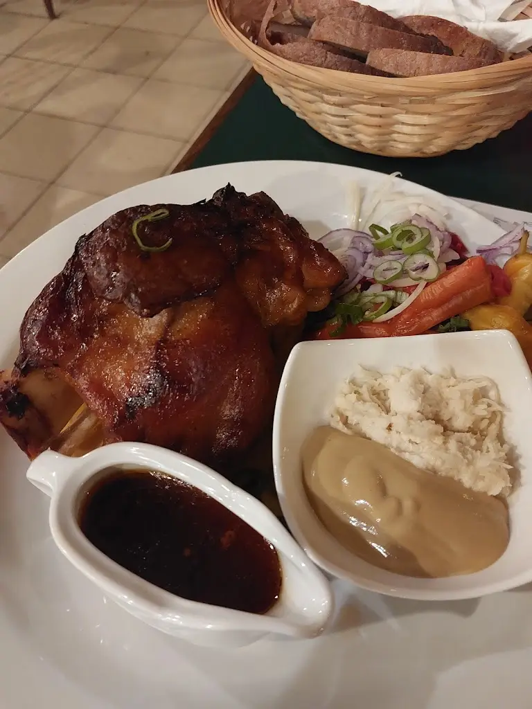 Tomasz Kurkowski_Eliáš Restaurant_Okres Ostrava-město_review