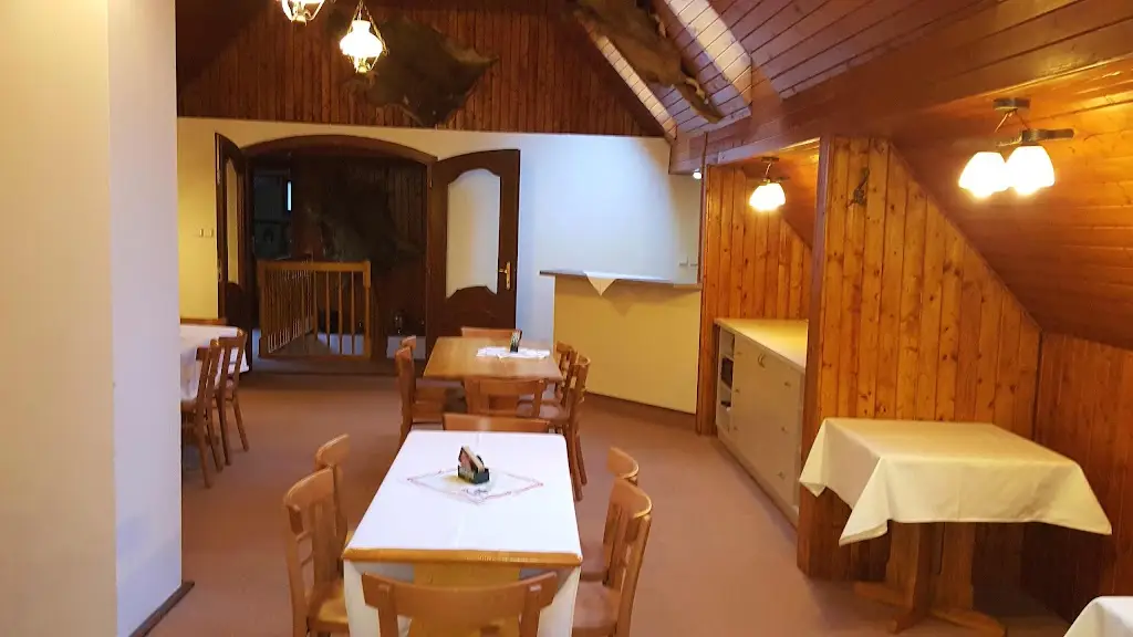 Restaurace Myslivna u hřiště ristorante a Ostravice