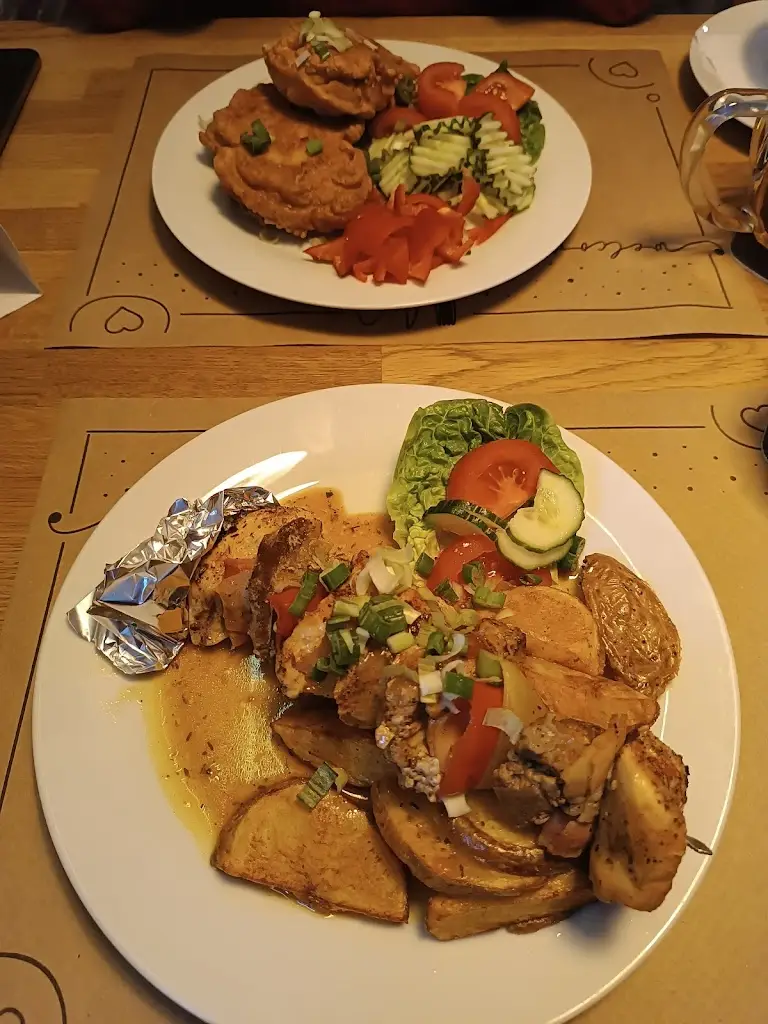 Michal Dlouhy_Restaurace Šampan Bar Gama_Orlová_review