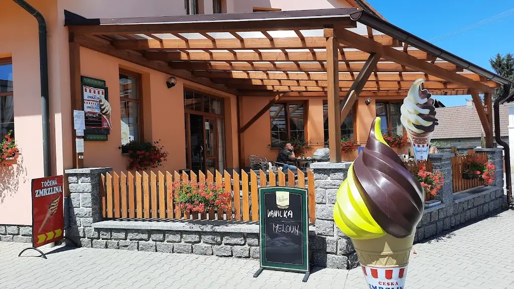 Restaurace Na Křižovatce restaurant in Kovářov