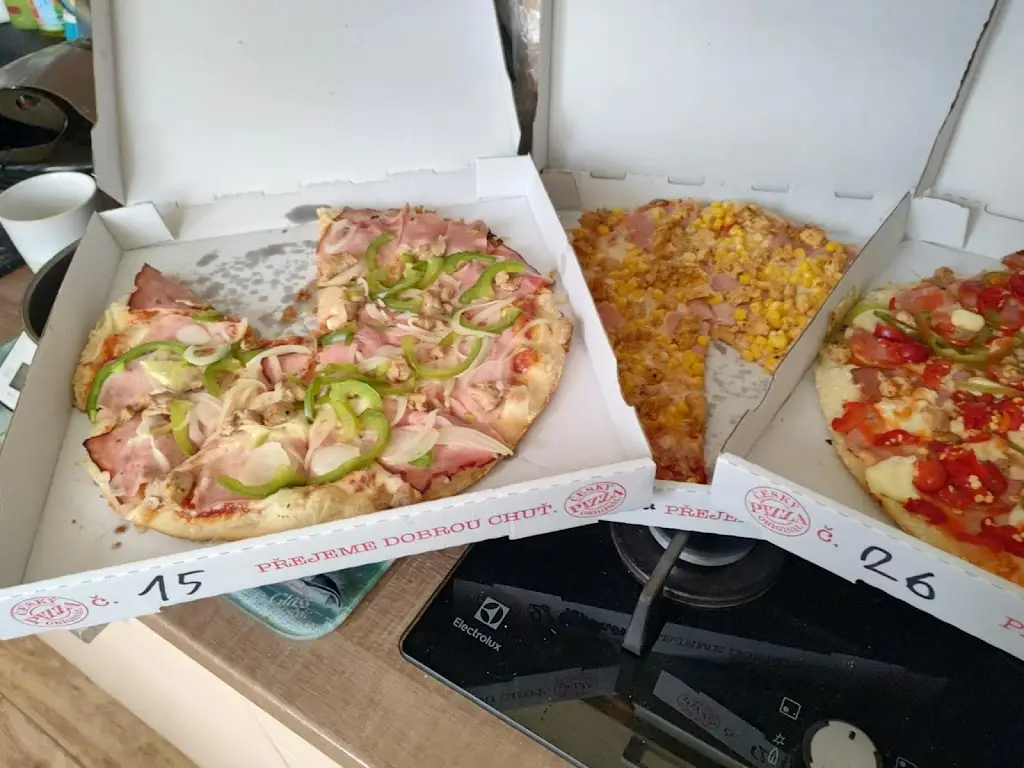 Karla Dvorníková_Chacharova Pizza Orlová_Orlová_review