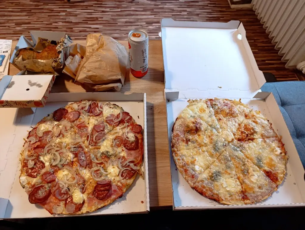 Chacharova Pizza Orlová_Orlová_slider_image_2