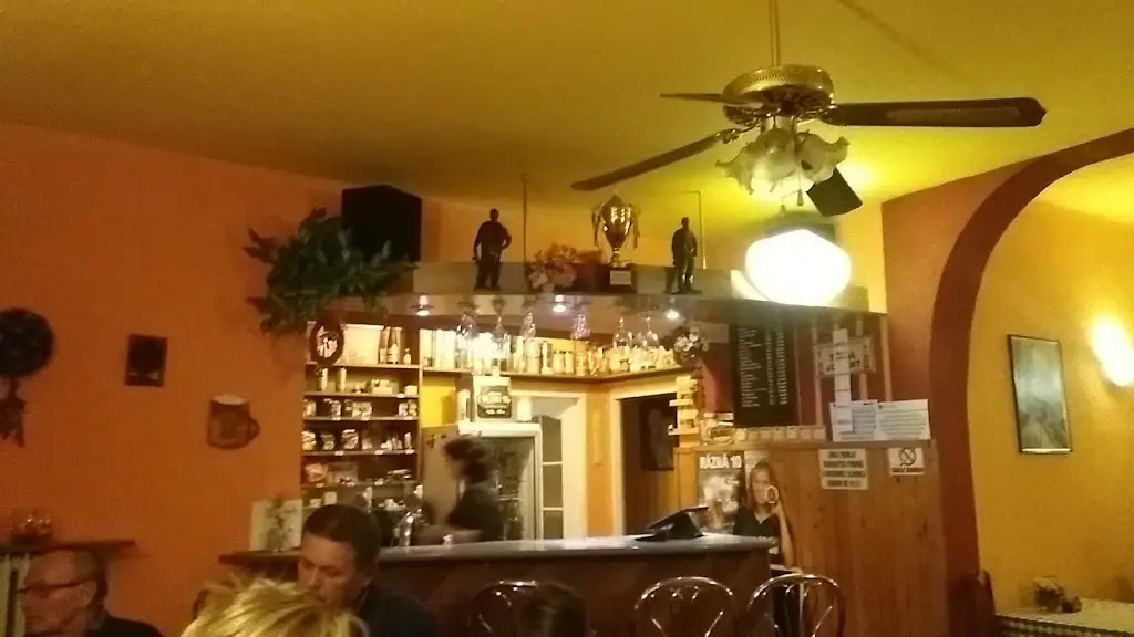 Restaurace Máj_Orlová_slider_image_1