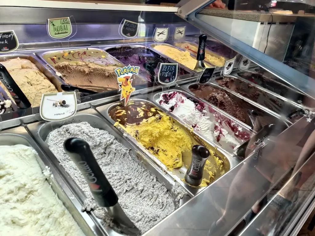 Martin Pojko_Zmrzlina Rohlajz_Pražmo_review