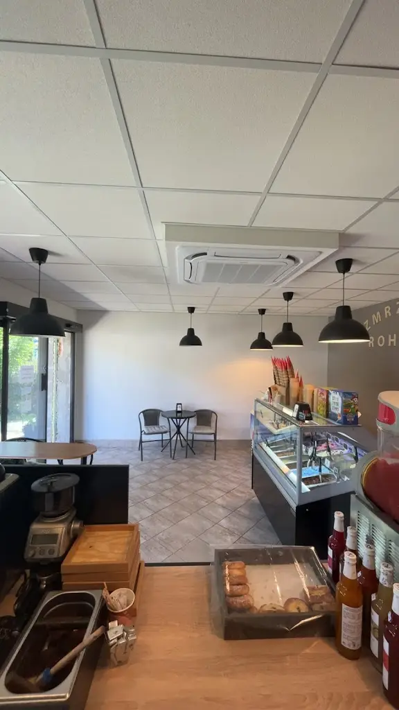 Zmrzlina Rohlajz_Pražmo_slider_image_3