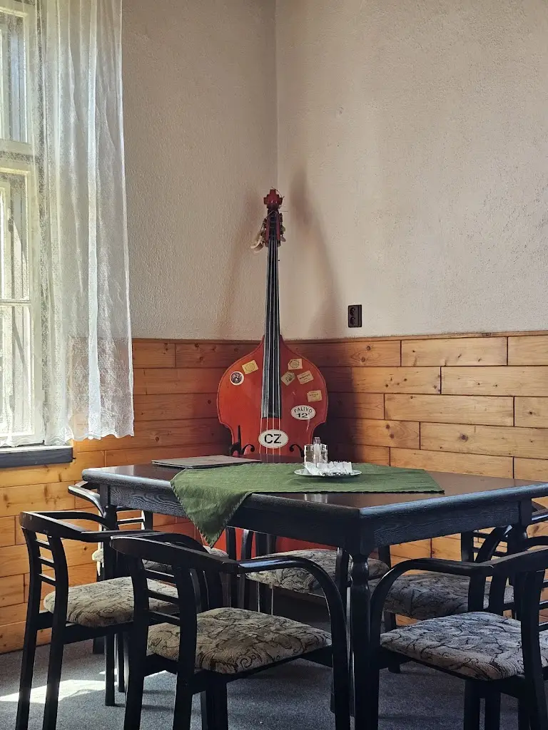 Szymon Lukowiec_Restaurace Raškovjan + Pálenice Raškovice_Pražmo_review