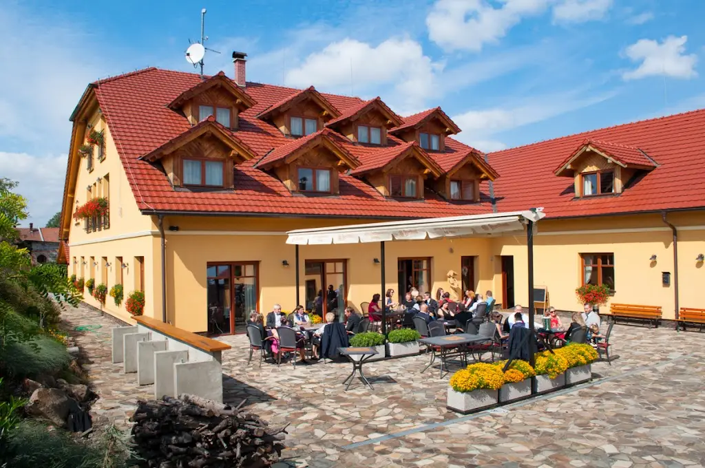 Hotel a restaurace Palfrig restaurant in Stará Ves nad Ondřejnicí