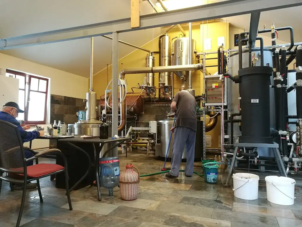 Pěstitelská pálenice Palfrig, Stará Ves nad Ondřejnicí_Stará Ves nad Ondřejnicí_slider_image_1