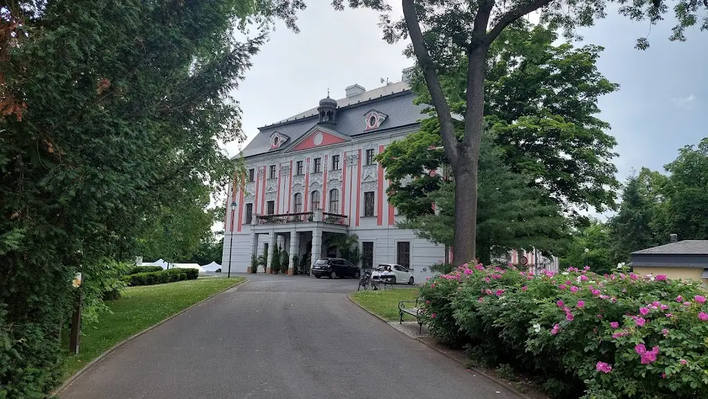 Restaurace a Vinárna Na Zámečku_Štěpánkovice_slider_image_3