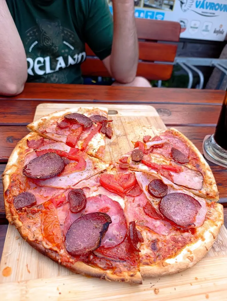 Jana Harasimova_Cyklobar a penzion 100dola - ubytování v okolí Opavy_Velké Hoštice_review