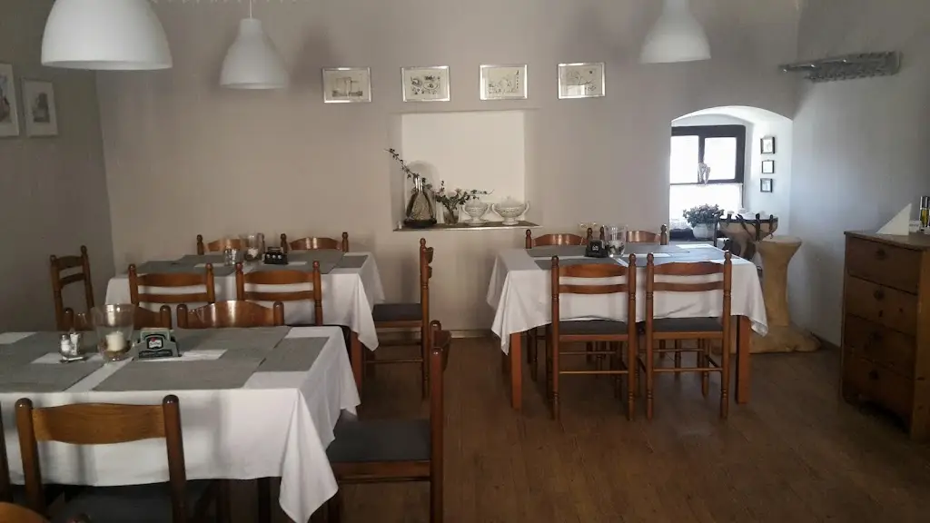 Restaurace Na verpánku ristorante a Lhenice