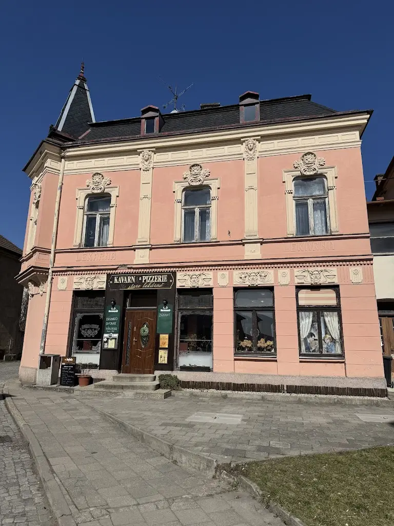 Zbyněk Dostál_Kavárna & Pizzerie 