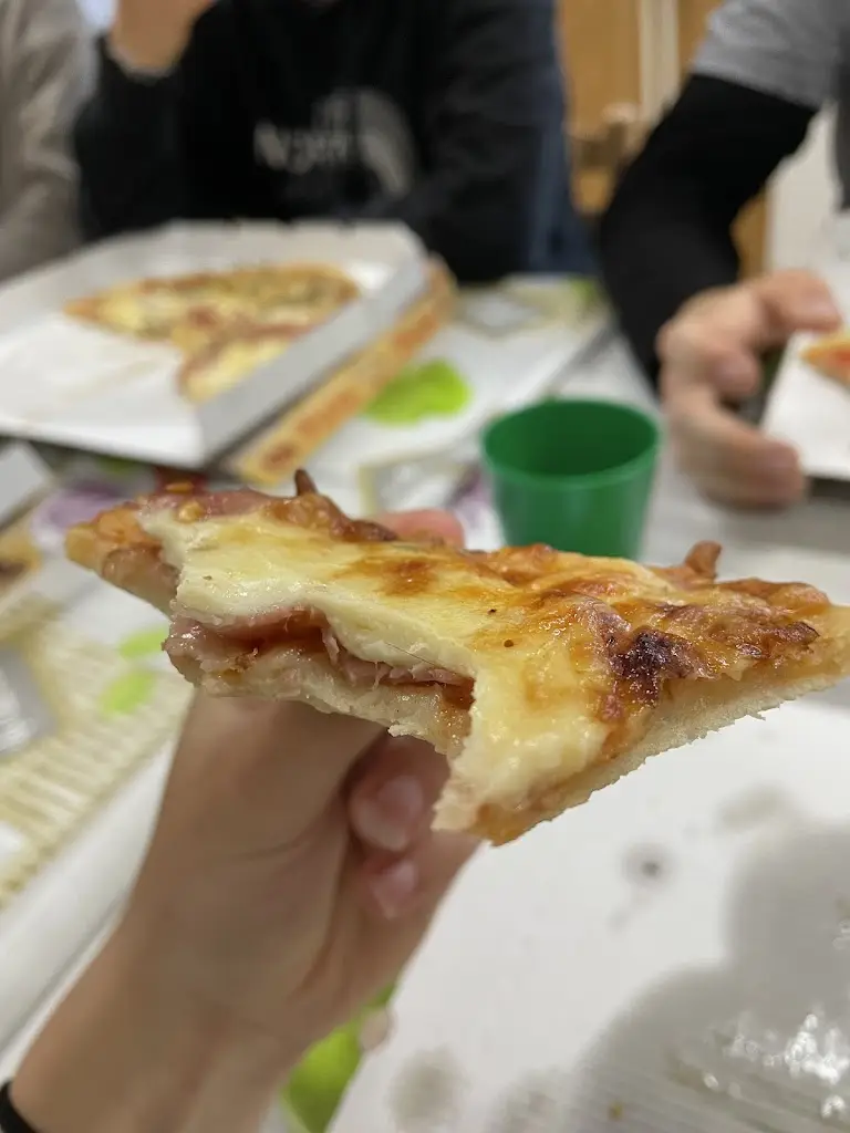 Kiki Tarkotova_Kavárna & Pizzerie 