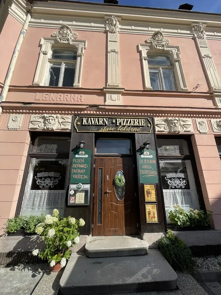 Kavárna & Pizzerie "Na Staré Lékárně" ristorante a Vítkov