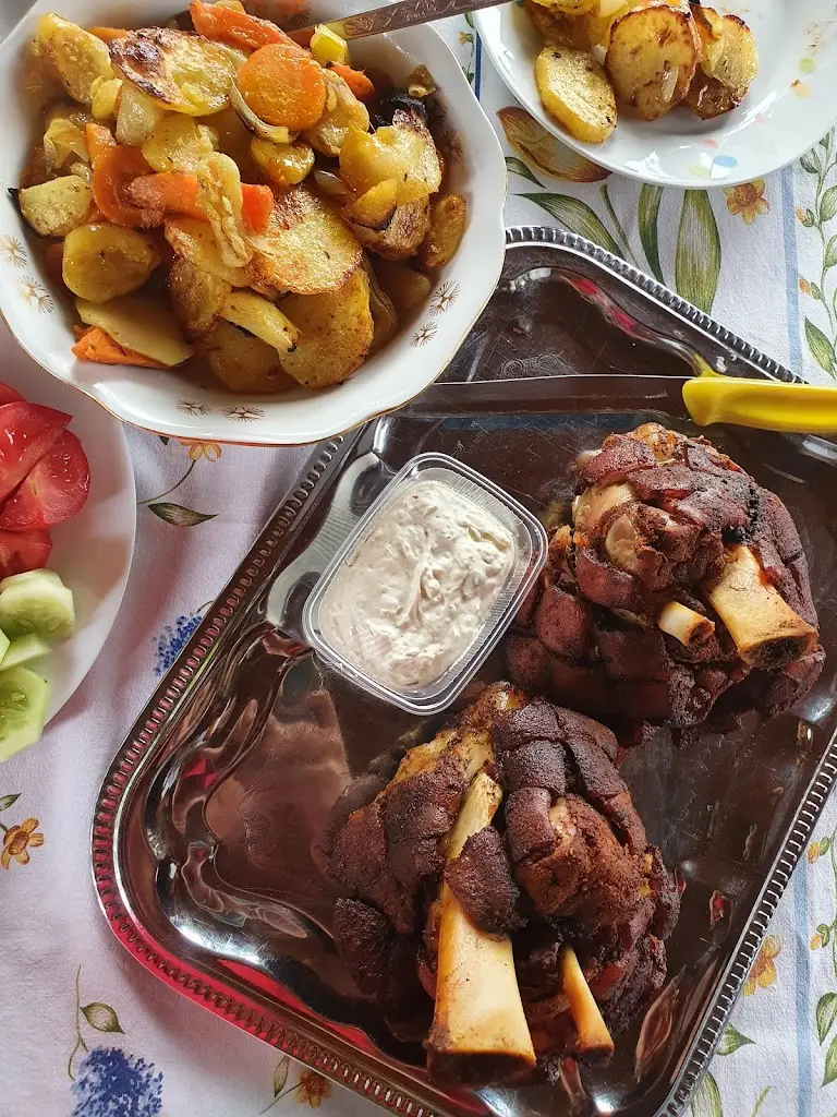 Taťána K_Grilovaná kolena Vratimov_Vratimov_recensione