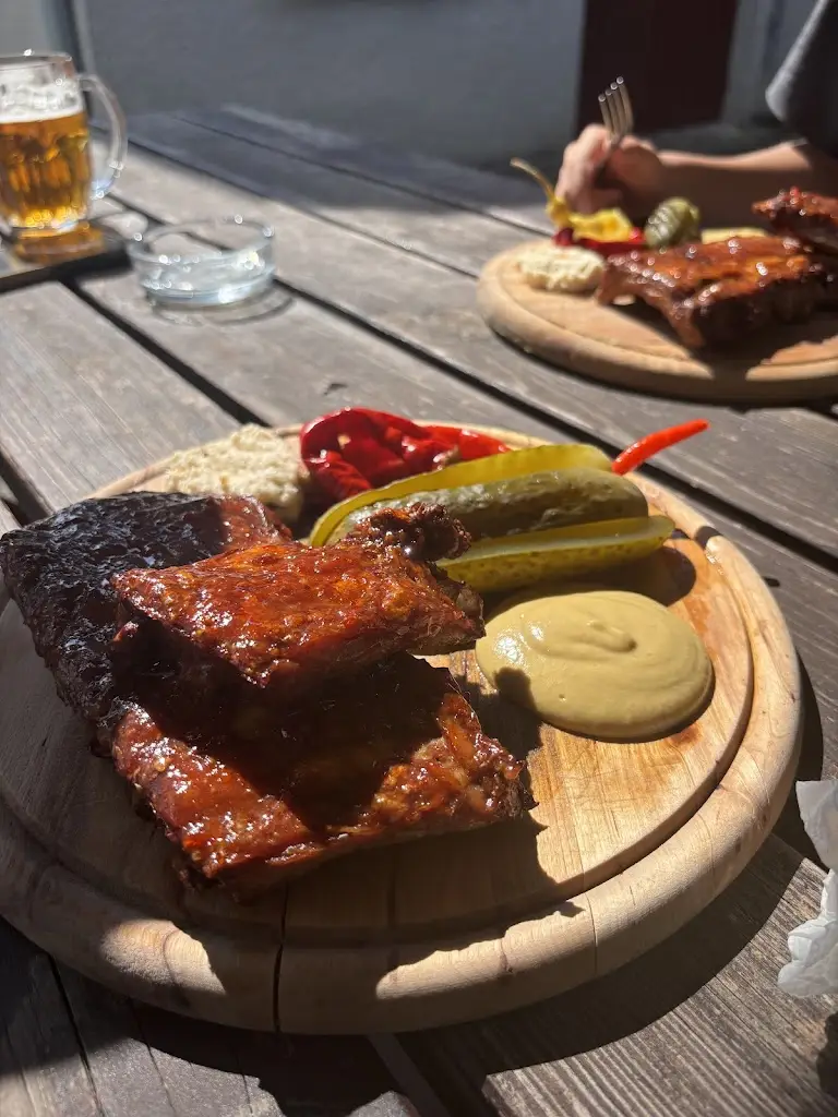 Jamie C_Restaurace Autokemp Podroužek_Lhenice_review