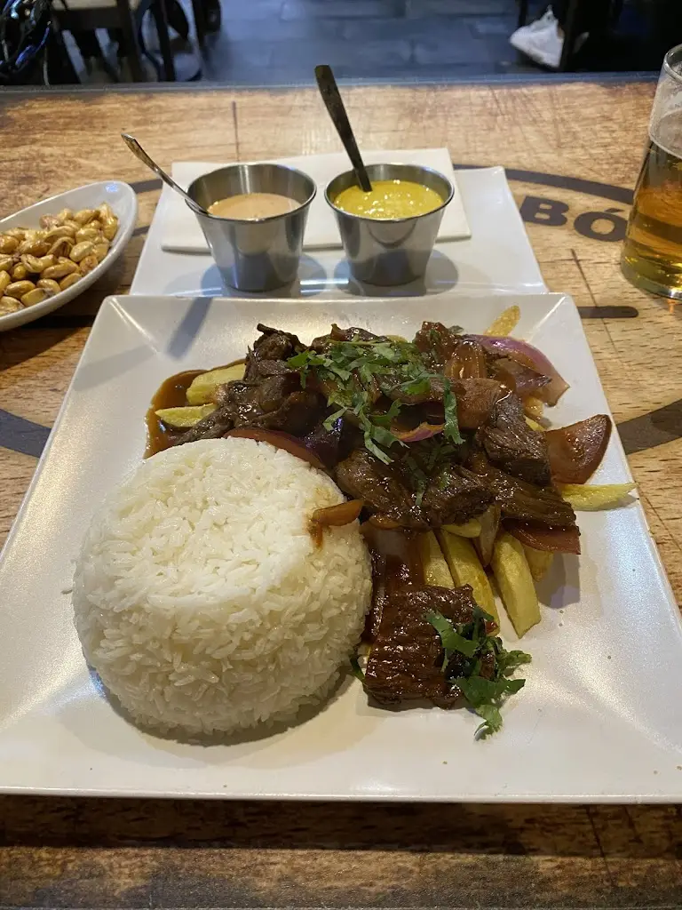 Pavlo Sh_Pollo y Carbón - Conde Casal_Bernartice_review