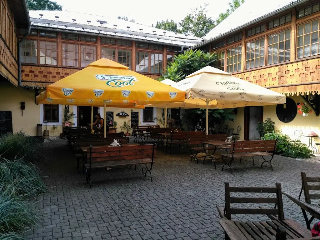 Zámeček Grohmann_Vrbno pod Pradědem_slider_image_1