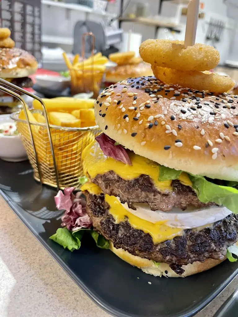 Twins Restaurant_Zátor_slider_image_2