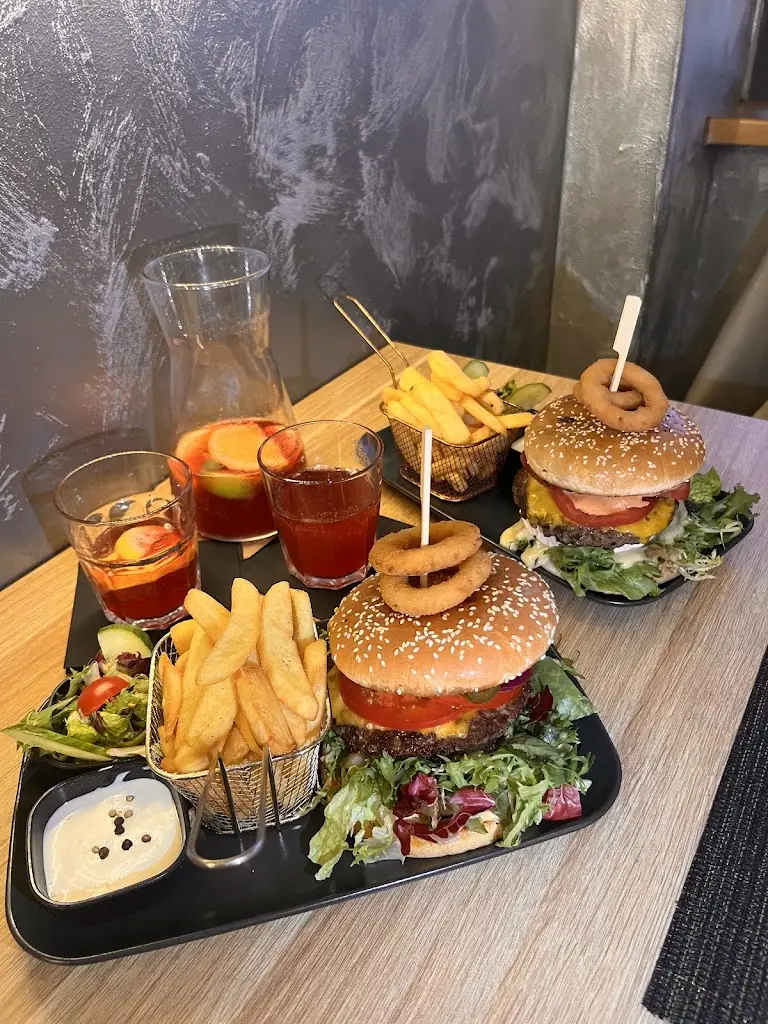 Twins Restaurant_Zátor_slider_image_3