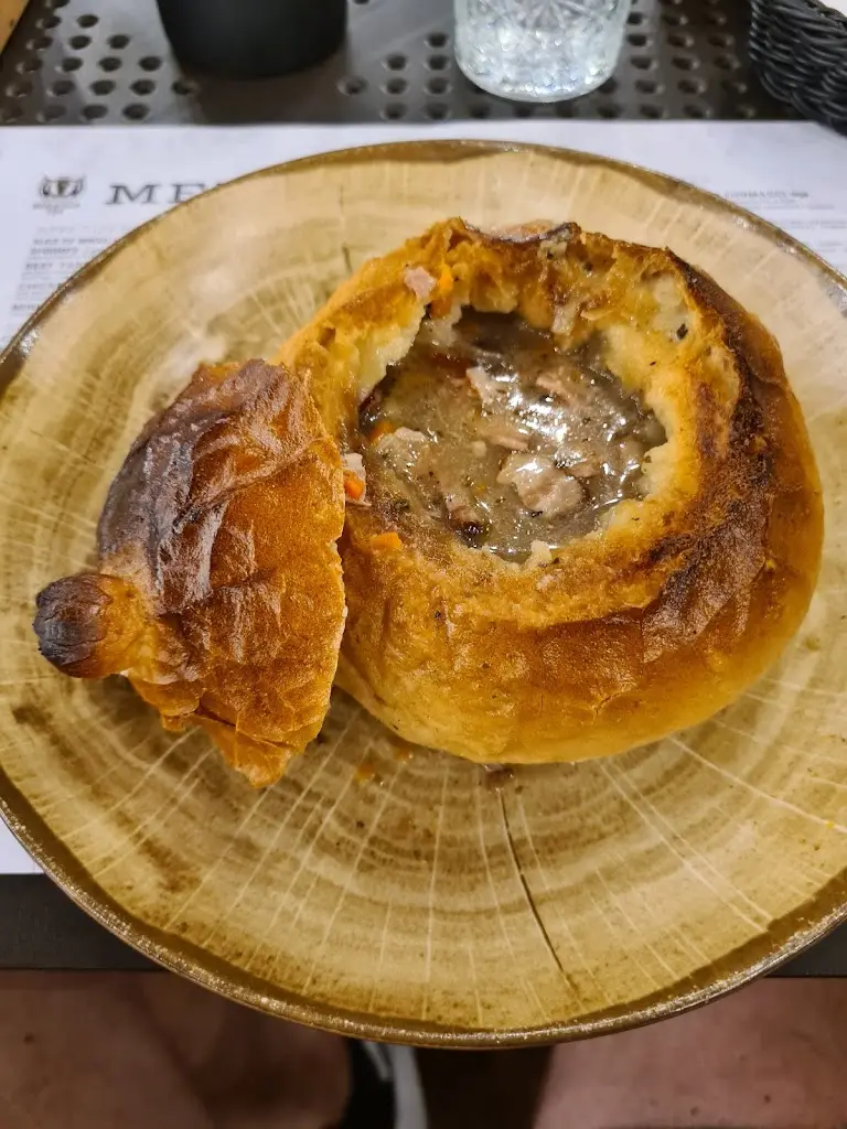 Istvan Torok_Restauracja Bonanza_Zátor_recensione