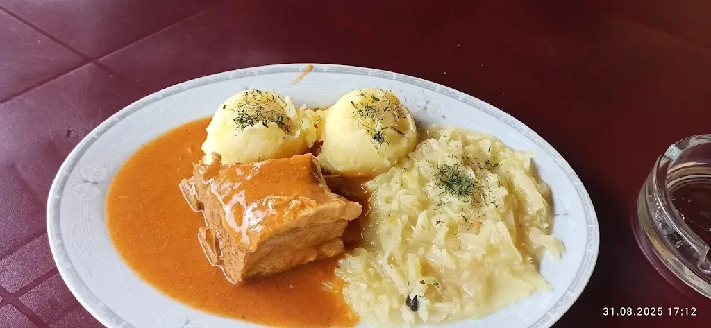 Ireneusz Kuc_Pod Lipami_Zátor_review