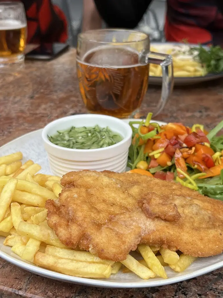 Mantas Plakys_Café bar - restaurant ARKÁDA_Třinec_review