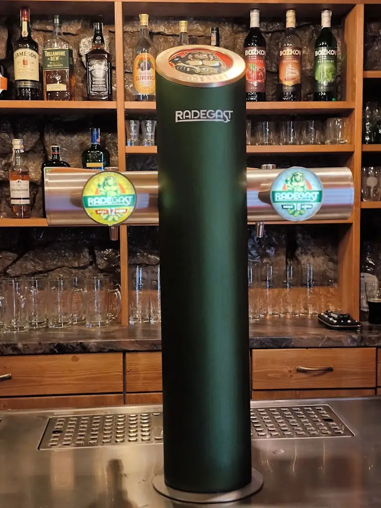 Karla Czechova_Zašívárna3nec_Třinec_review