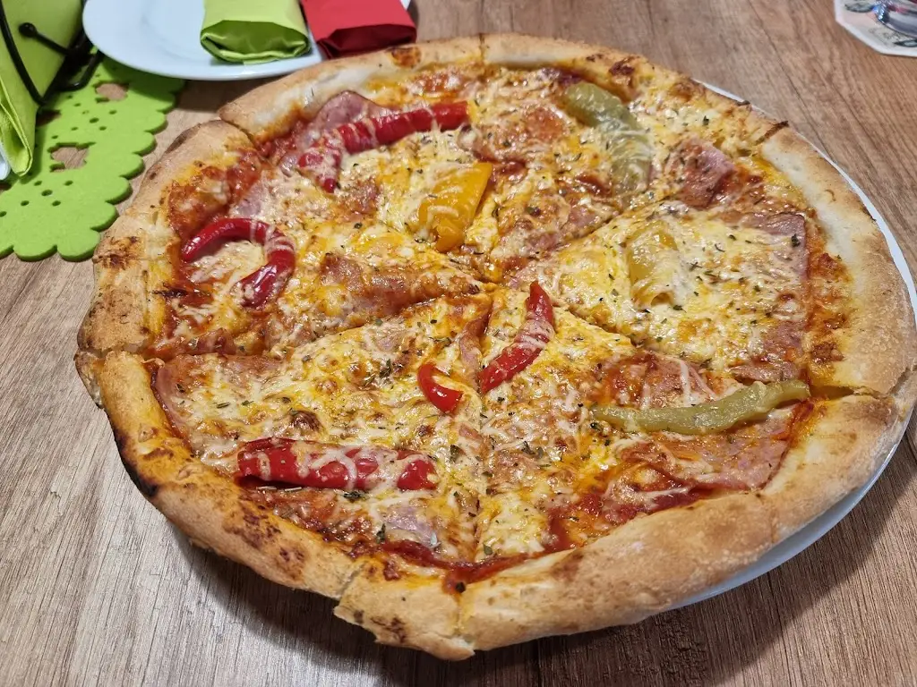 Prostě pizza_Bludov_slider_image_2