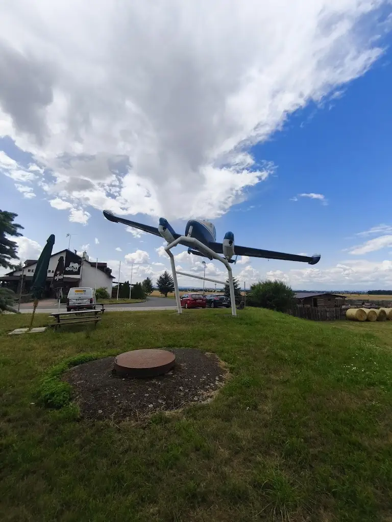 Katurk_HANGRY FARM - Heliport Bohuňovice_Bohuňovice_review