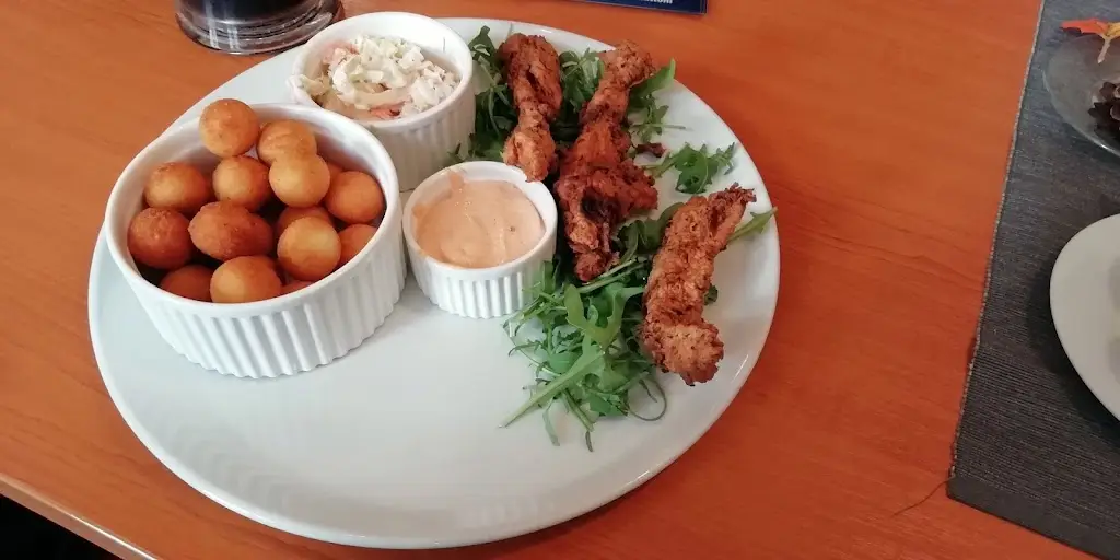 Karel Tomeček_Restaurace U Borovice_Bohuňovice_review