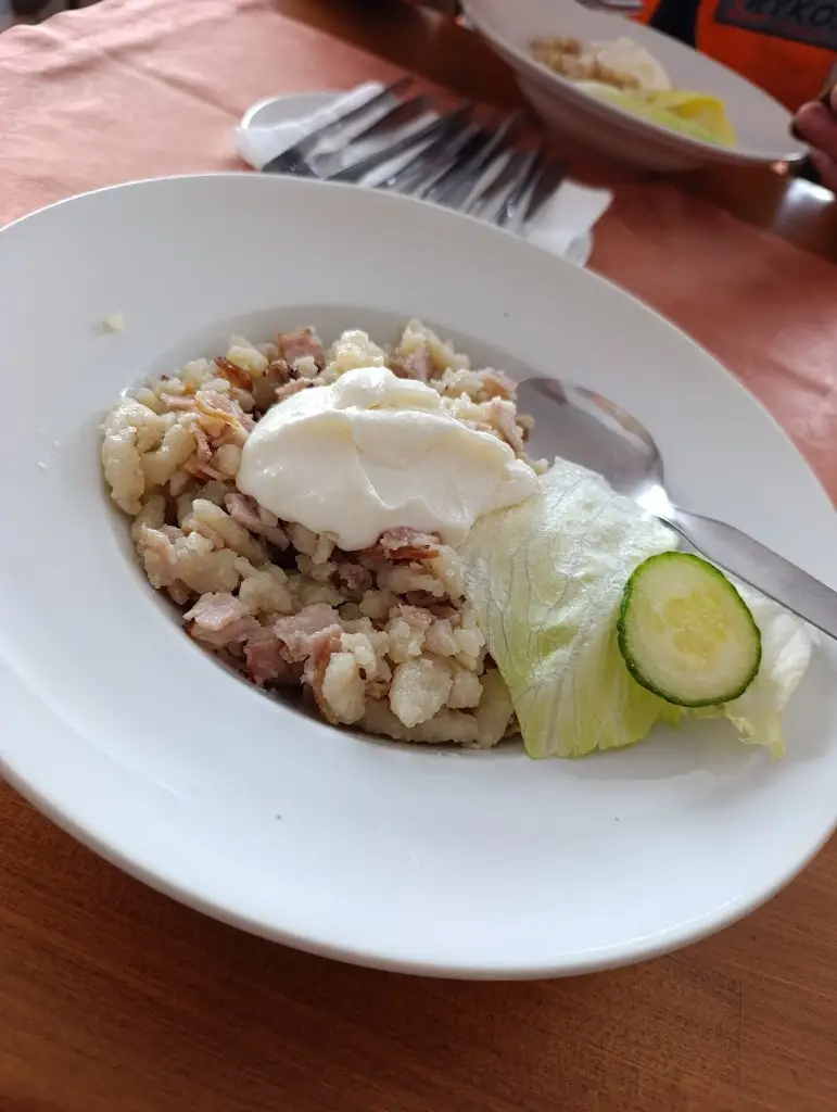 Josef Lebeda_Restaurace Grand_Brodek u Přerova_review