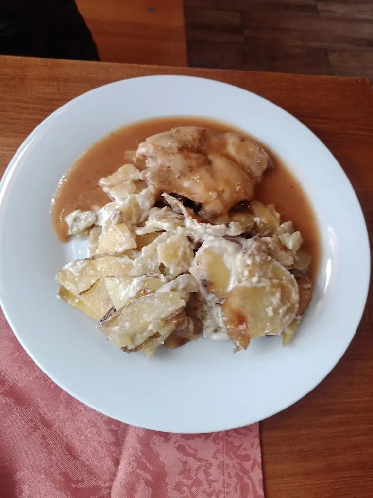 Restaurace Grand_Brodek u Přerova_slider_image_2