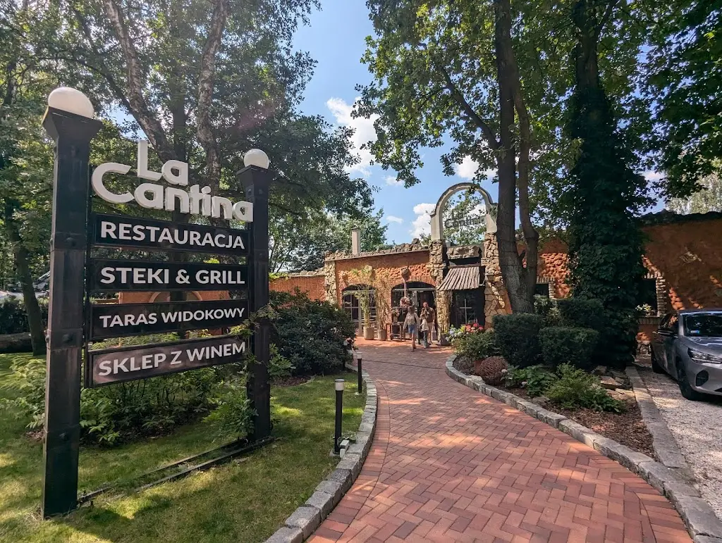 Halina Cross_La Cantina_Katovice_review