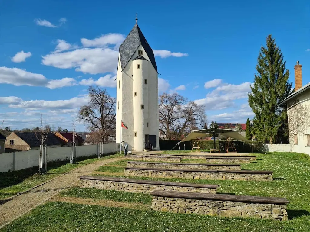Boris Navrátil_Black Tower fortress_Drahanovice_review