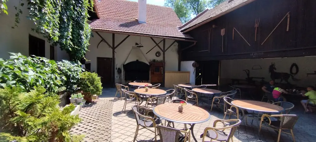 Hostinec U Řeky_Dolní Újezd_slider_image_1