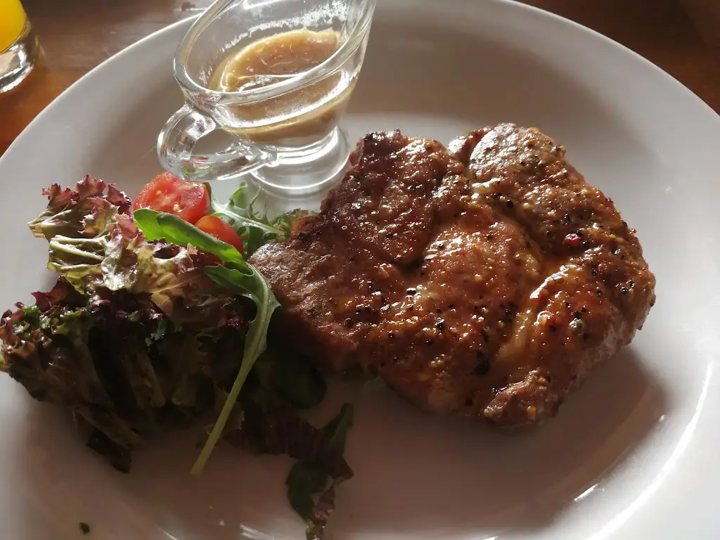 Skirmantas Tumelis_Farmářská Bašta_Dolní Újezd_review