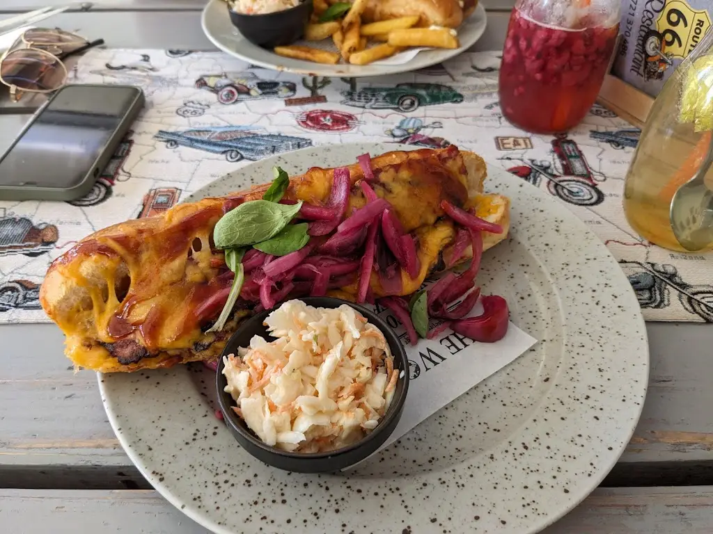 Joe Lobotka_ROUTE 66 RESTAURANT_Dřevohostice_review