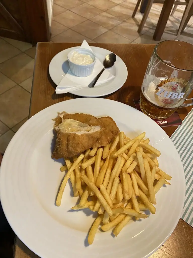 Steve Strebl_Restaurace U Bukáčků_Dřevohostice_review