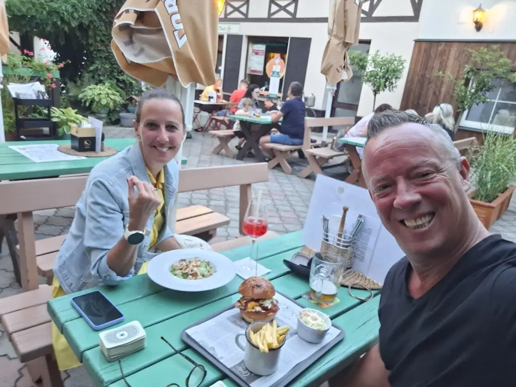 Michael Hogg_Restaurace U Bukáčků_Dřevohostice_review